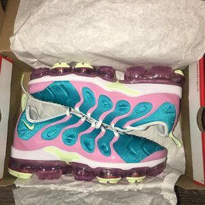 Nike VaporMax Plus Size 9 NEW WITH BOX